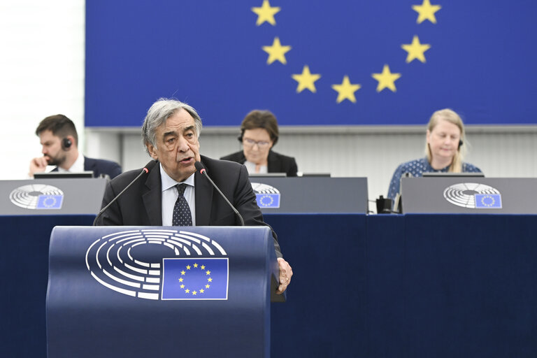 Photo 16: EP Plenary session - Dramatic situation in Gaza and the need for an immediate return to the full implementation of the ceasefire and hostage release agreement