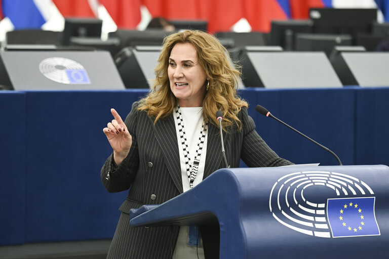 Photo 9: EP Plenary session - Dramatic situation in Gaza and the need for an immediate return to the full implementation of the ceasefire and hostage release agreement