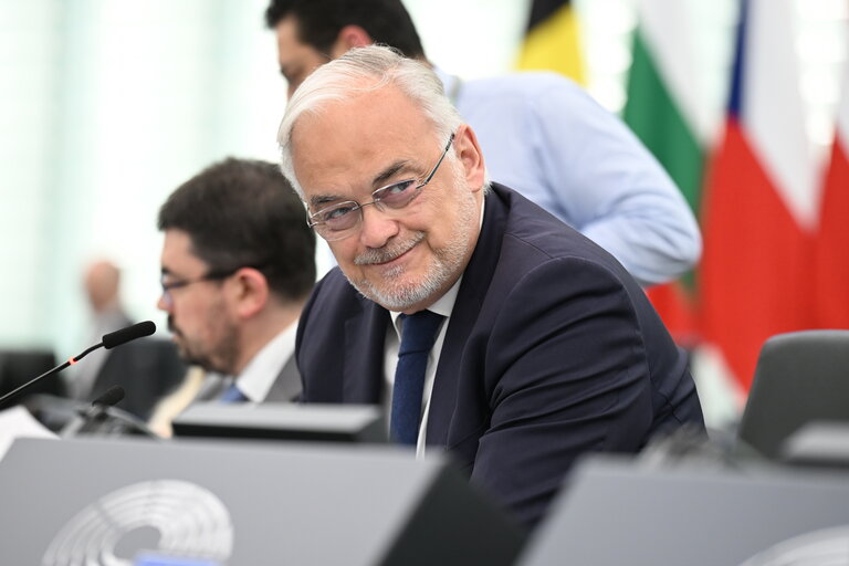 Photo 42: EP Plenary session - Safeguarding the access to democratic media, such as Radio Free Europe/Radio Liberty