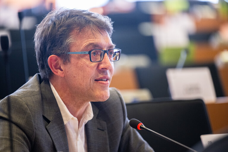 Foto 7: ENVI.- Exchange of views with Dr Bernhard Url, Acting Executive Director of the European Food Safety Authority