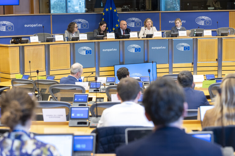Fotografie 16: JURI - Exchange of views with Executive Vice-President for Tech Sovereignty, Security and Democracy Henna Virkkunen