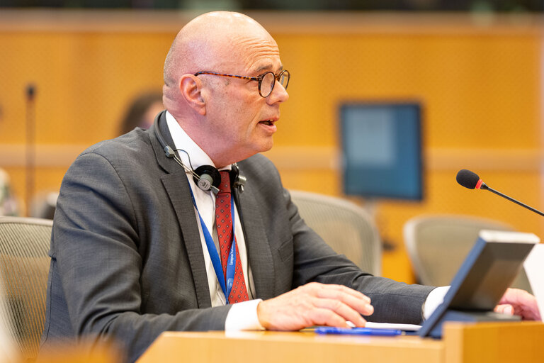 Fotografie 5: JURI - Exchange of views on the Recommendation on measures to combat counterfeiting and enhance the enforcement of intellectual property rights and the Recommendation on combating online piracy of sports and other live events