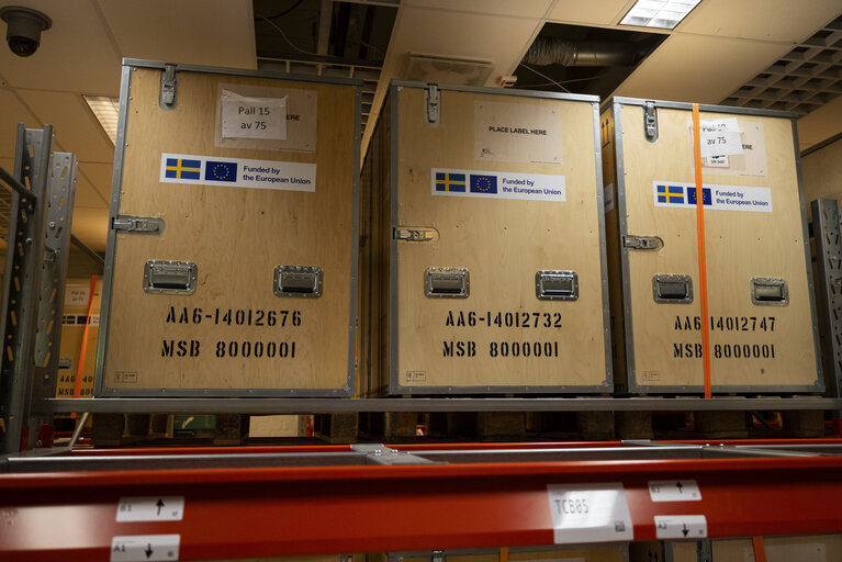 Foto 3: EU Preparedness Union Strategy - Visit to the Swedish Civil Contingencies Agency and the RescEU warehouse to examine the medical stockpile and emergency shelters