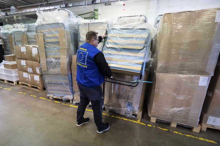Foto 14: EU Preparedness Union Strategy - Visit to the Swedish Civil Contingencies Agency and the RescEU warehouse to examine the medical stockpile and emergency shelters