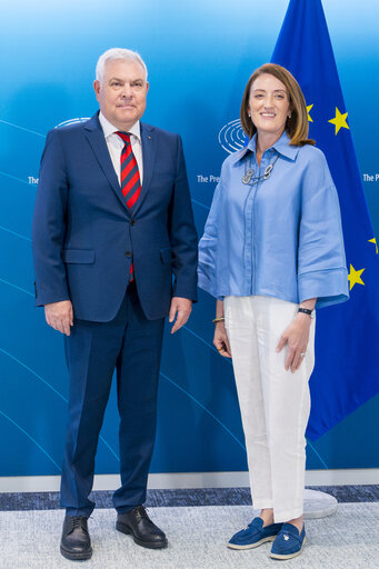 Roberta METSOLA, EP President meets with Angel TÎLVAR, Romanian Minister for Defence