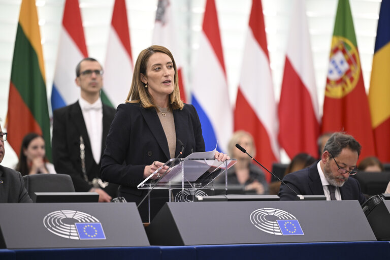 Fotografie 24: EP Plenary session - Resumption of session and order of business