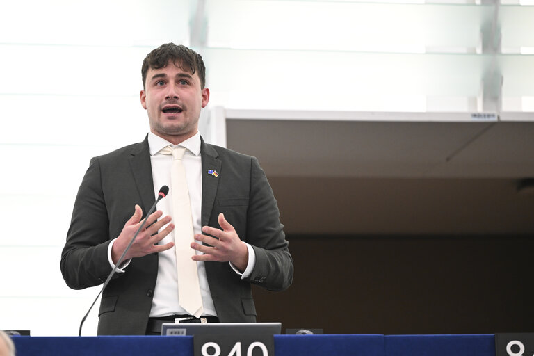Fotografie 20: EP Plenary session - Resumption of session and order of business
