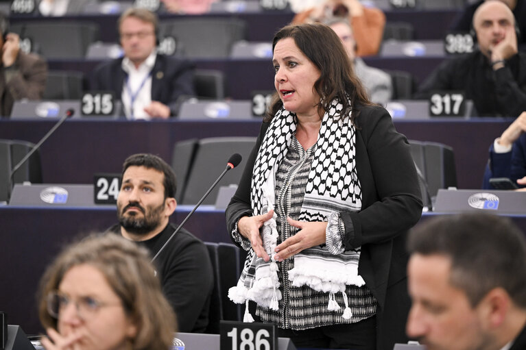Fotografie 13: EP Plenary session - Resumption of session and order of business