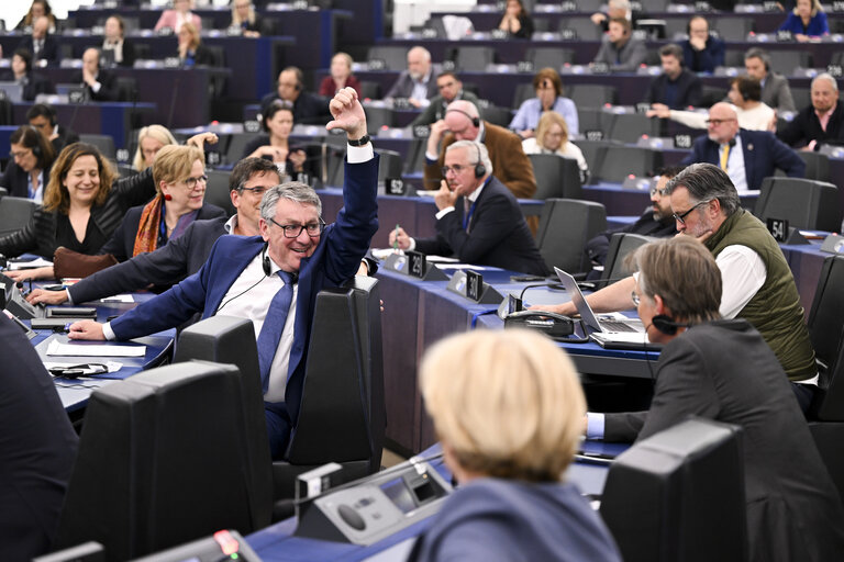 Fotografie 5: EP Plenary session - Resumption of session and order of business
