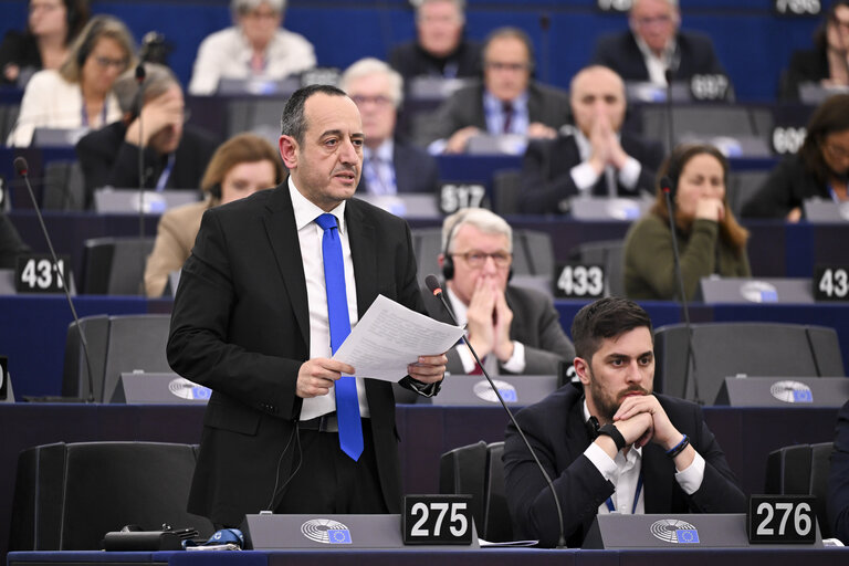 Fotografie 7: EP Plenary session - Resumption of session and order of business