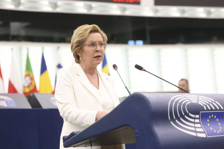 Photo 23: EP Plenary session - Preparation of EU-UK summit