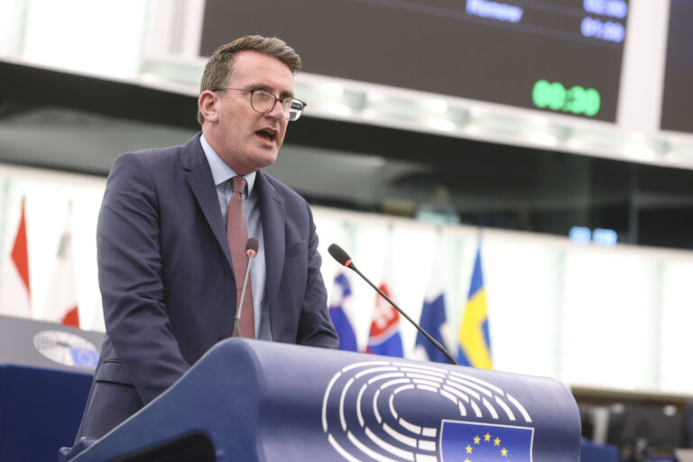 Photo 32: EP Plenary session - Preparation of EU-UK summit