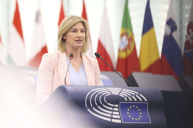 Photo 33: EP Plenary session - Preparation of EU-UK summit