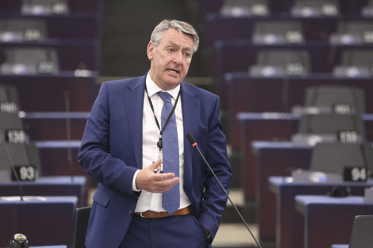 Photo 5: EP Plenary session - Preparation of EU-UK summit