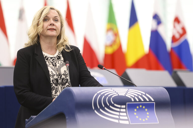 Photo 9: EP Plenary session - Preparation of EU-UK summit