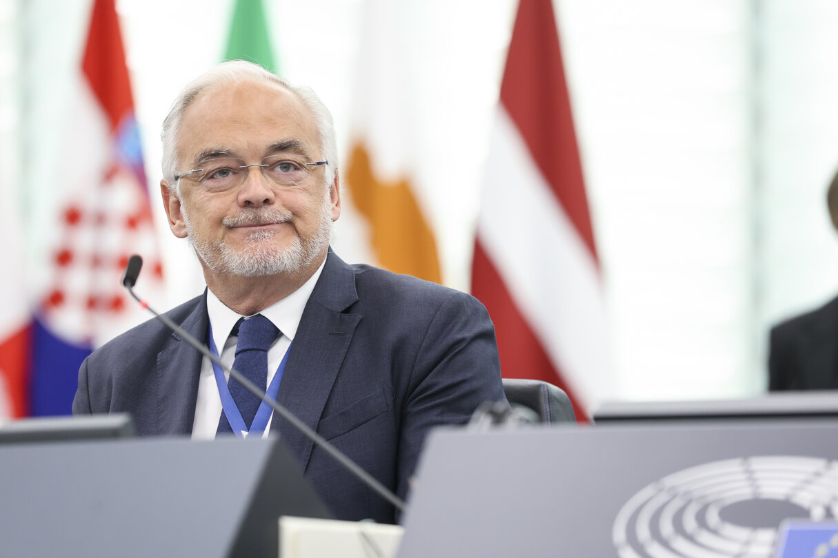 EP Plenary session - CO2 emission performance standards for new passenger cars and new light commercial vehicles for 2025 to 2027