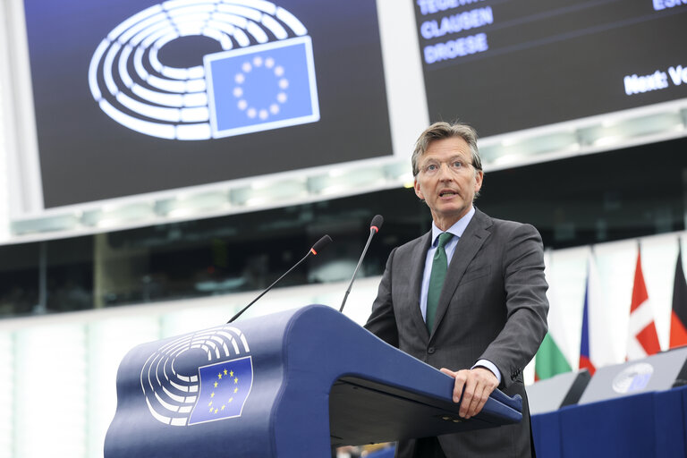 EP Plenary session - CO2 emission performance standards for new passenger cars and new light commercial vehicles for 2025 to 2027