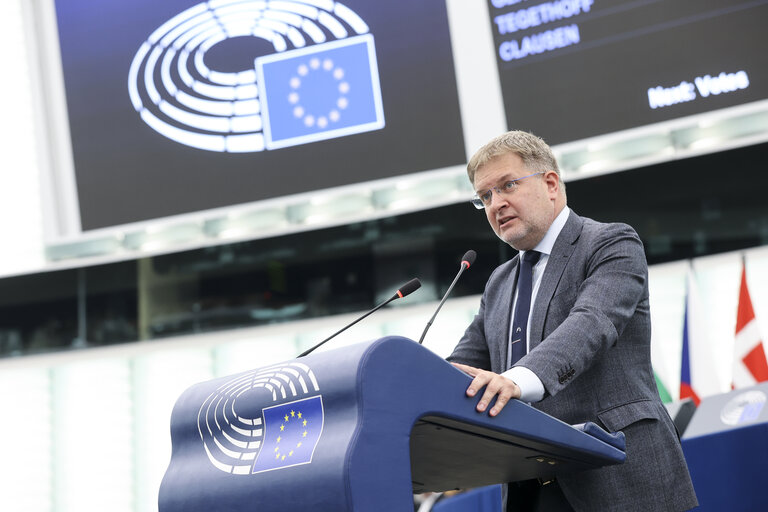 EP Plenary session - CO2 emission performance standards for new passenger cars and new light commercial vehicles for 2025 to 2027