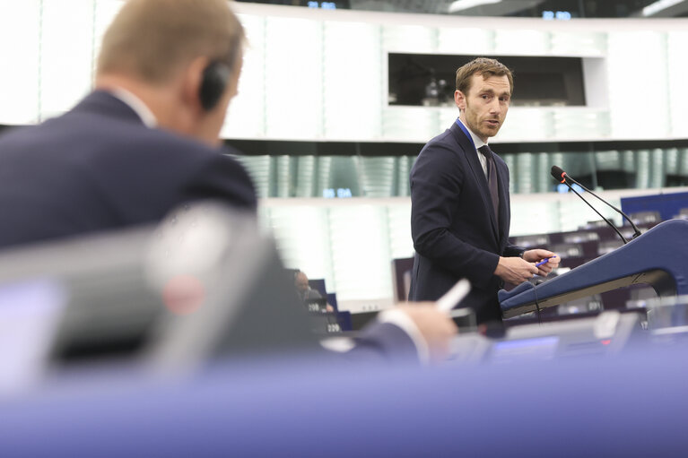 Photo 33: EP Plenary session - A revamped long-term budget for the Union in a changing world
