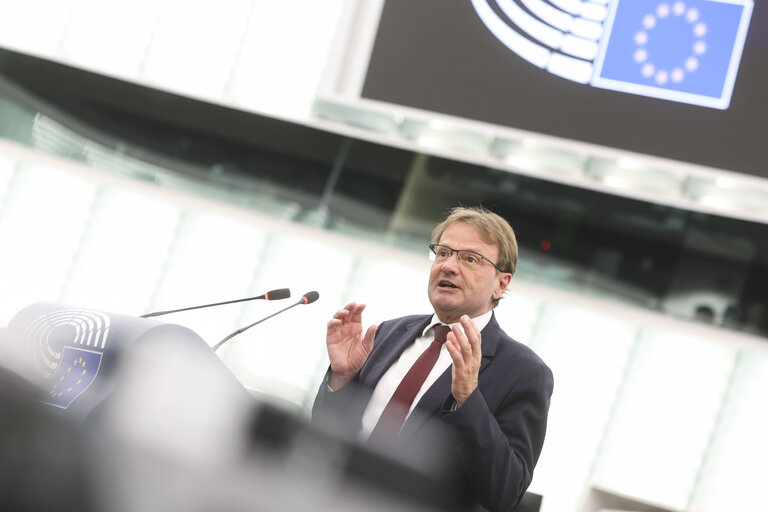 Photo 24: EP Plenary session - A revamped long-term budget for the Union in a changing world