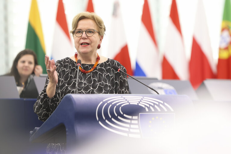 Photo 8: EP Plenary session - A revamped long-term budget for the Union in a changing world