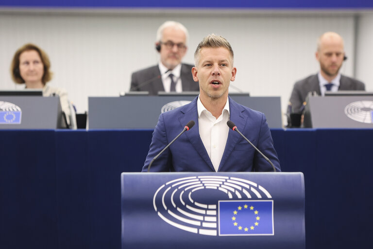 Photo 18: EP Plenary session - A revamped long-term budget for the Union in a changing world