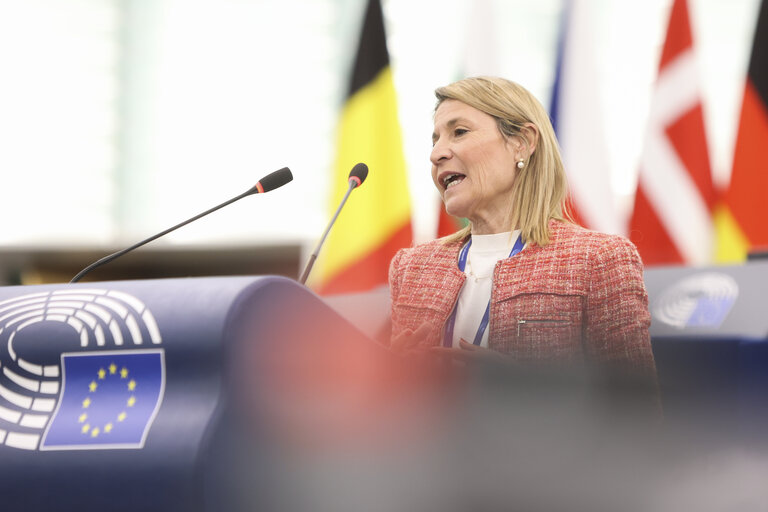 Photo 16: EP Plenary session - A revamped long-term budget for the Union in a changing world