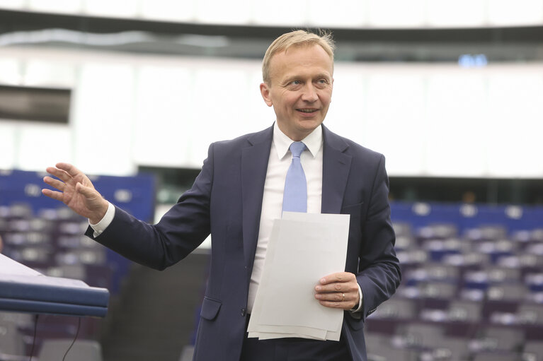 EP Plenary session - A revamped long-term budget for the Union in a changing world
