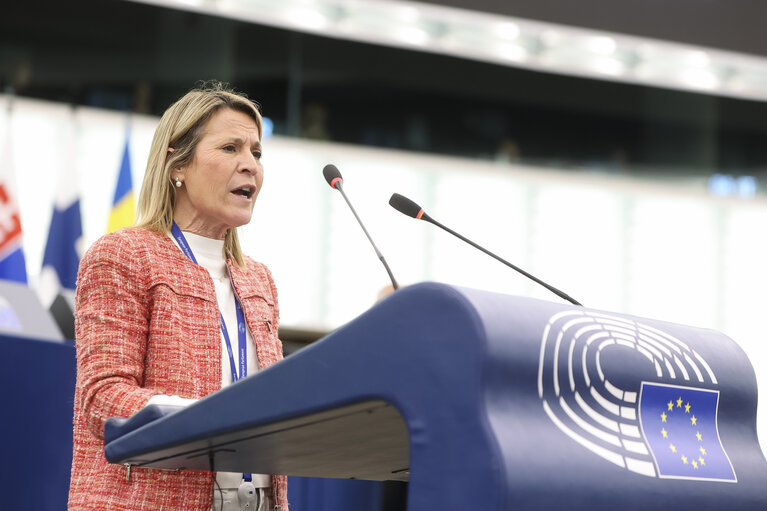 Fotografie 24: EP Plenary session - An urgent assessment of the applicability of the Political Dialogue and Cooperation Agreement (PDCA) with Cuba