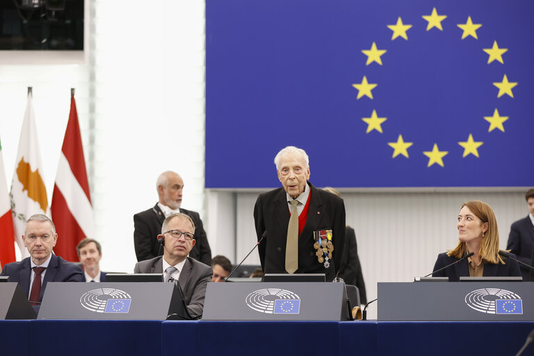 Foto 39: EP Plenary session - Commemoration 80th anniversary end of World War II in Europe