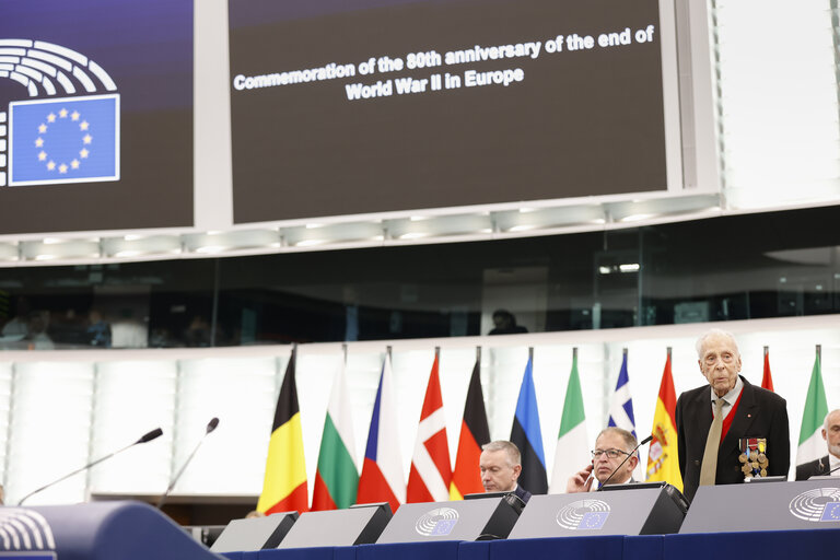 Foto 40: EP Plenary session - Commemoration 80th anniversary end of World War II in Europe