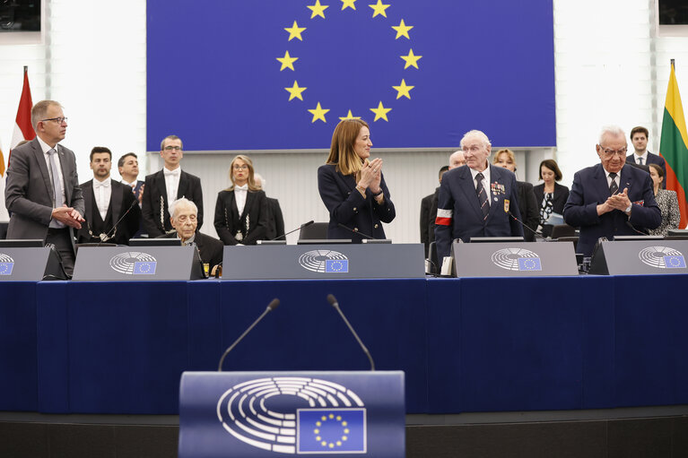 Foto 30: EP Plenary session - Commemoration 80th anniversary end of World War II in Europe