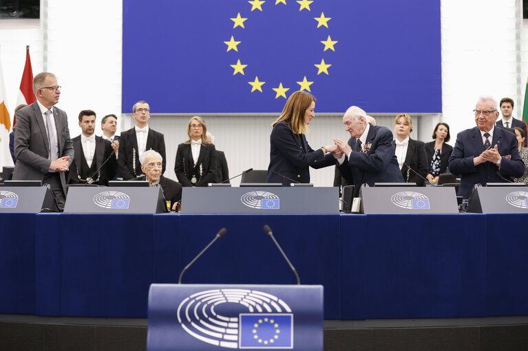 Foto 29: EP Plenary session - Commemoration 80th anniversary end of World War II in Europe