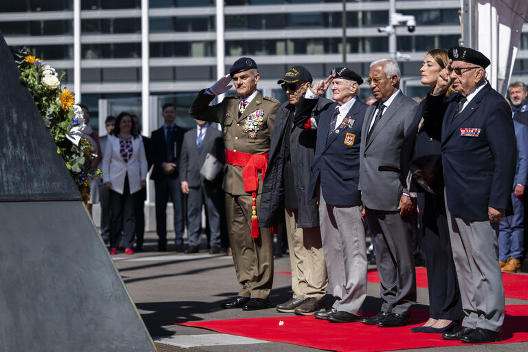Photo 17: Commemoration of the 80th anniversary of the end of World War II in Europe - Wreath Laying Ceremony