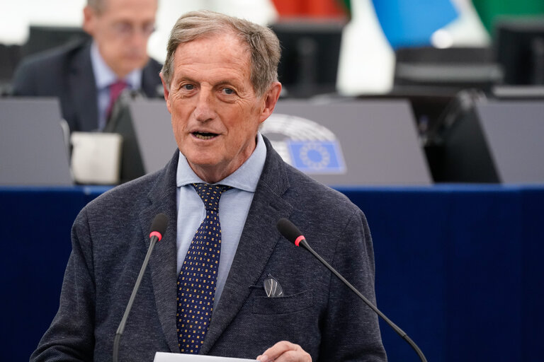 EP Plenary session - Winning the global tech race: boosting innovation and closing funding gaps