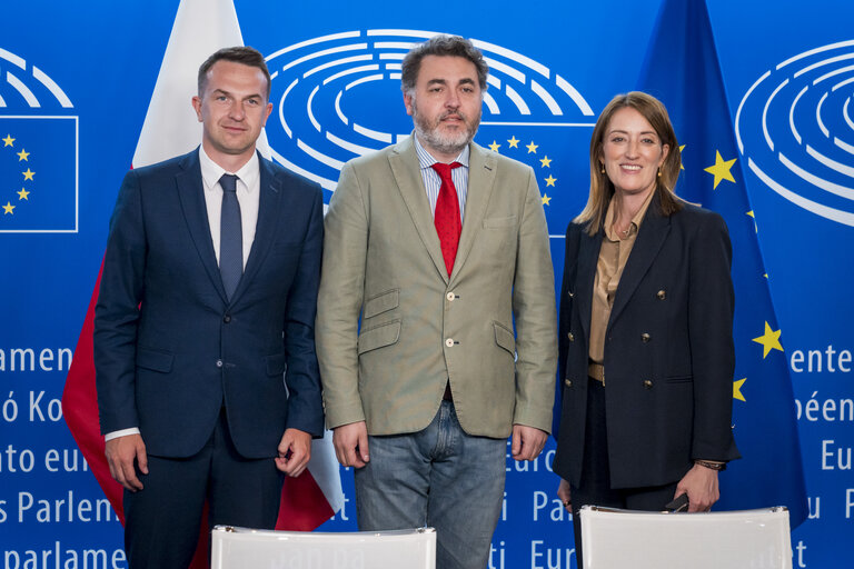 LEX signing ceremony in the presence of Roberta METSOLA, EP President and Adam SZLAPKA, Minister for the European Union on behalf of the Polish Presidency