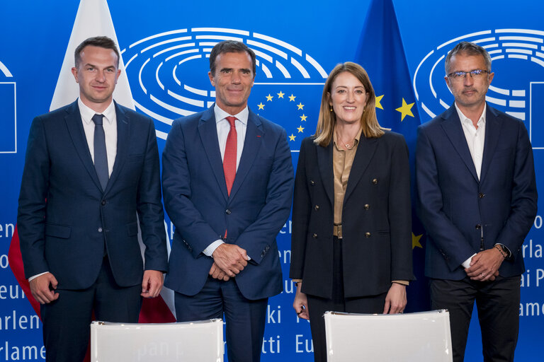 LEX signing ceremony in the presence of Roberta METSOLA, EP President and Adam SZLAPKA, Minister for the European Union on behalf of the Polish Presidency