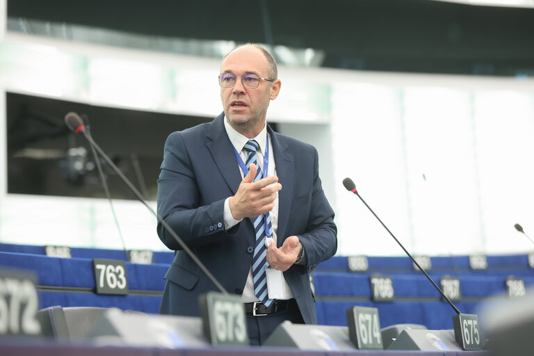 Photo 11: EP Plenary session - Resilience and the need to improve the interconnection of energy grid infrastructure in the EU