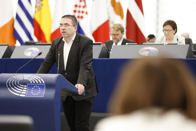 Photo 17: EP Plenary session - EU action on treating and preventing diseases such as cancer, cardiovascular neurological diseases and measles