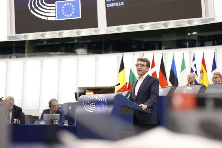Photo 9: EP Plenary session - EU action on treating and preventing diseases such as cancer, cardiovascular neurological diseases and measles
