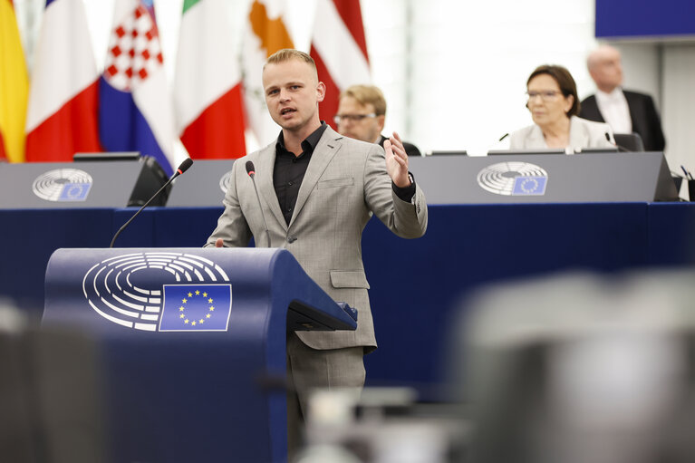 Photo 10: EP Plenary session - EU action on treating and preventing diseases such as cancer, cardiovascular neurological diseases and measles