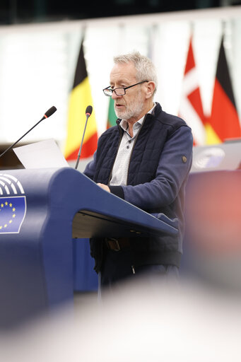 Photo 8: EP Plenary session - EU action on treating and preventing diseases such as cancer, cardiovascular neurological diseases and measles
