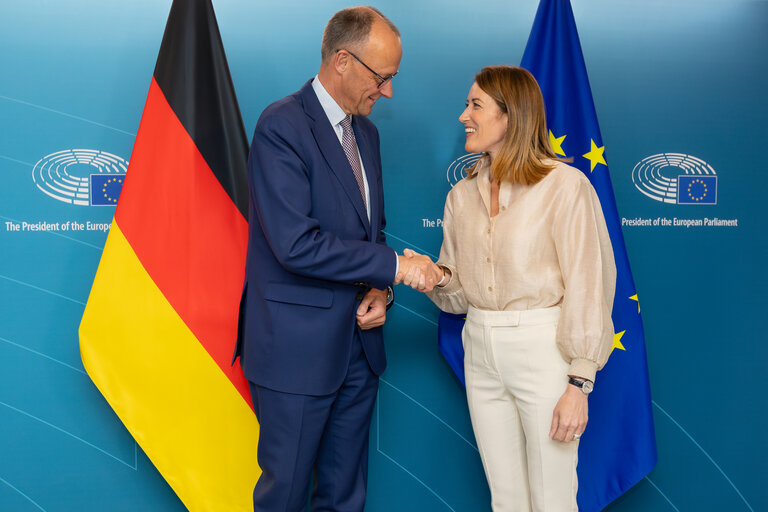 Photo 4: Roberta METSOLA, EP President meets Friedrich MERZ, German Chancellor
