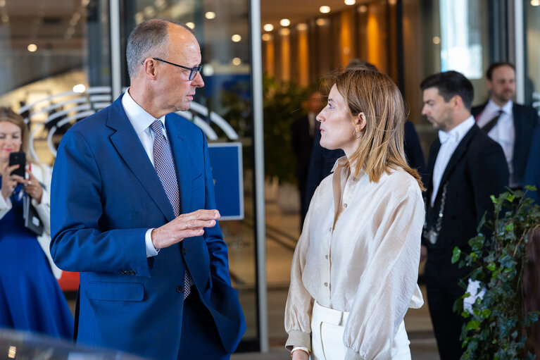 Photo 1: Roberta METSOLA, EP President meets Friedrich MERZ, German Chancellor