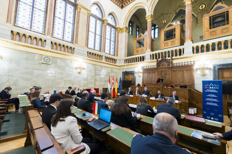Foto 2: European Speakers Conference in Budapest (Hungary) - Participation of Roberta METSOLA, EP President in the Troika Meeting of the EU Speakers Conference