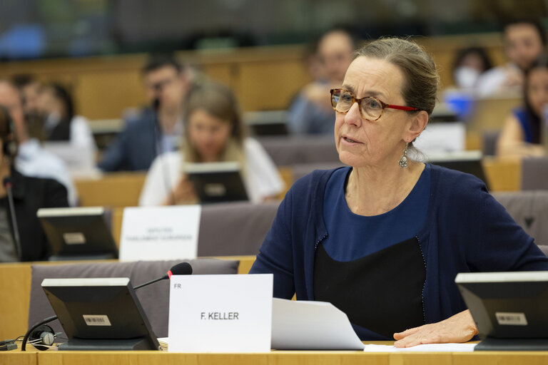 Fotografie 7: LIBE - Commission work programme for 2025 - exchange of views on the proposal to withdraw the Equal Treatment - Exchange of views with Hadja LAHBIB, Commissioner for Equality, Preparedness and Crisis Management