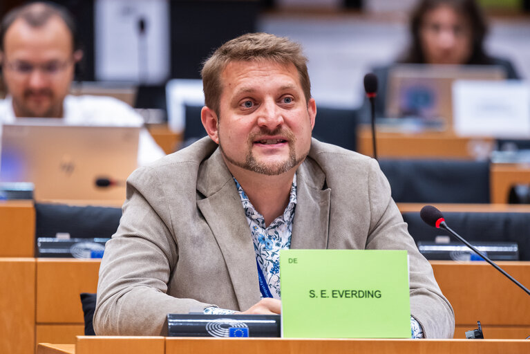 ENVI - Exchange of views with Olivér Várhelyi, Commissioner for Health and Animal Welfare, as part of the structured dialogue
