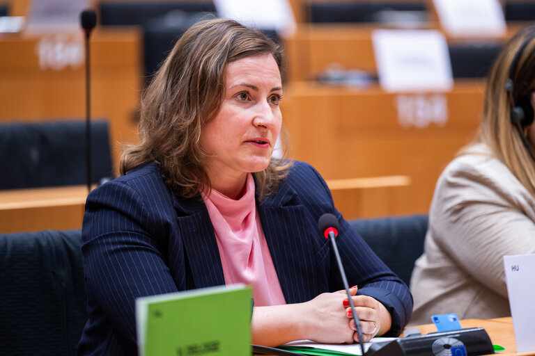 Fotogrāfija 12: ENVI - Exchange of views with Olivér Várhelyi, Commissioner for Health and Animal Welfare, as part of the structured dialogue