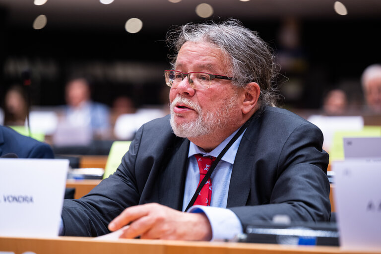 ENVI - Exchange of views with Olivér Várhelyi, Commissioner for Health and Animal Welfare, as part of the structured dialogue