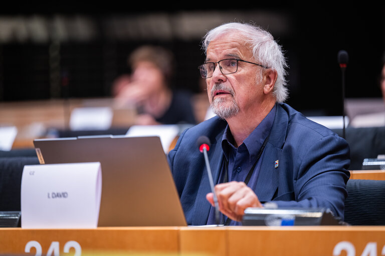 ENVI - Exchange of views with Olivér Várhelyi, Commissioner for Health and Animal Welfare, as part of the structured dialogue